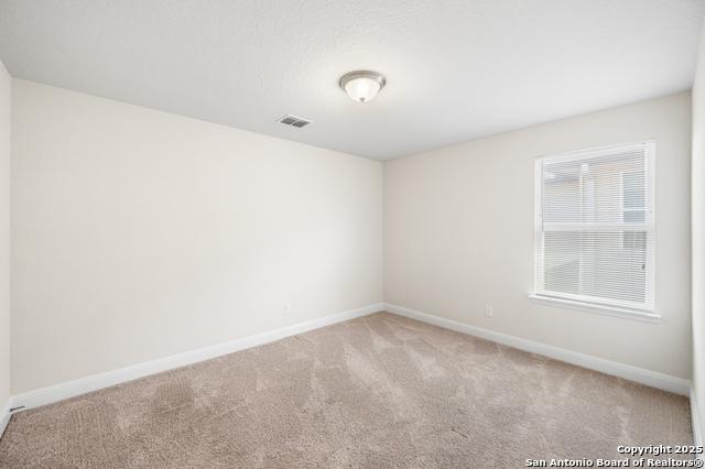 Listing photo id 38 for 5903 Carriage