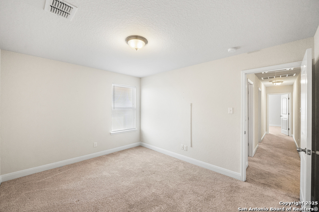 Listing photo id 39 for 5903 Carriage