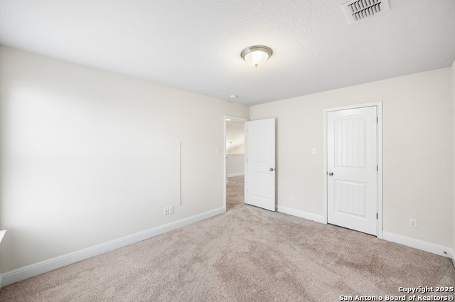 Listing photo id 40 for 5903 Carriage