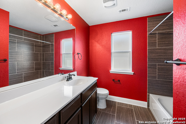 Listing photo id 41 for 5903 Carriage