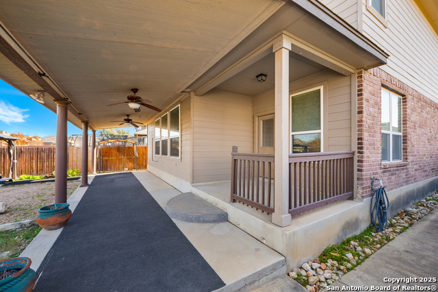 Listing photo id 50 for 5903 Carriage