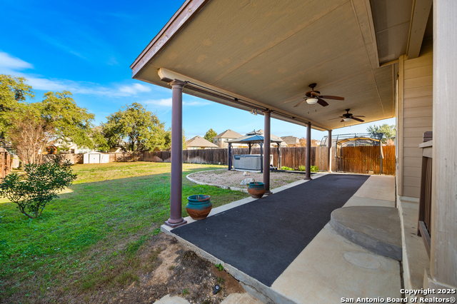 Listing photo id 51 for 5903 Carriage