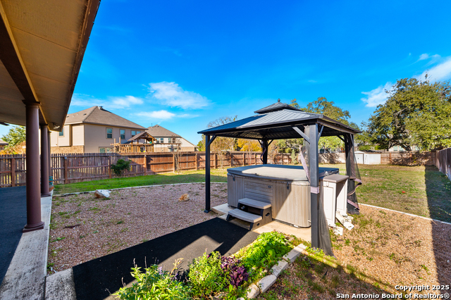 Listing photo id 53 for 5903 Carriage