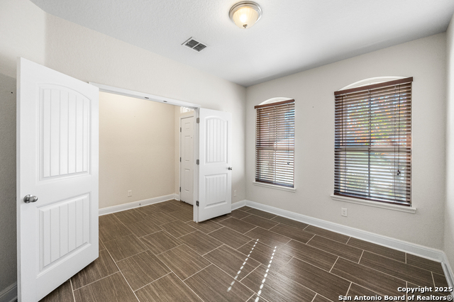 Listing photo id 4 for 5903 Carriage