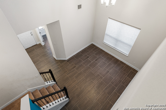 Listing photo id 7 for 5903 Carriage