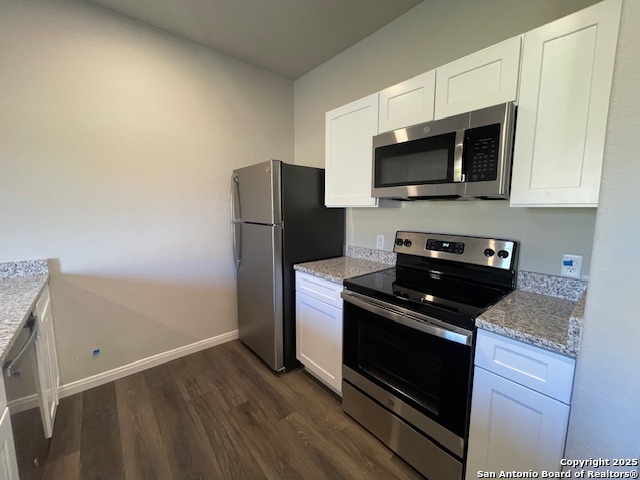 Image 3 of 6 For 7602 Windsor Oaks