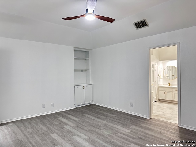 Image 10 of 31 For 17906 Crystal