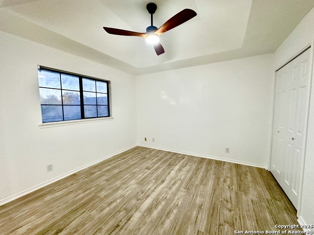 Image 13 of 31 For 17906 Crystal