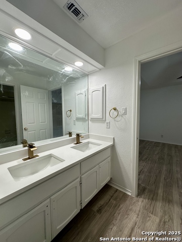 Image 15 of 31 For 17906 Crystal