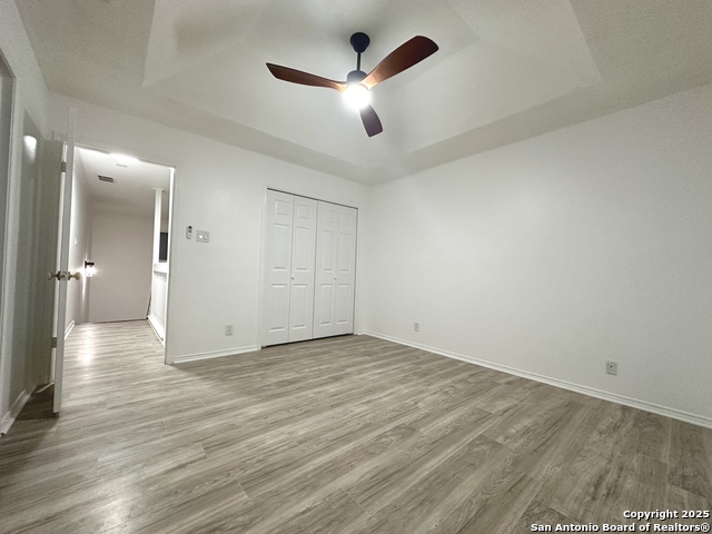 Image 18 of 31 For 17906 Crystal