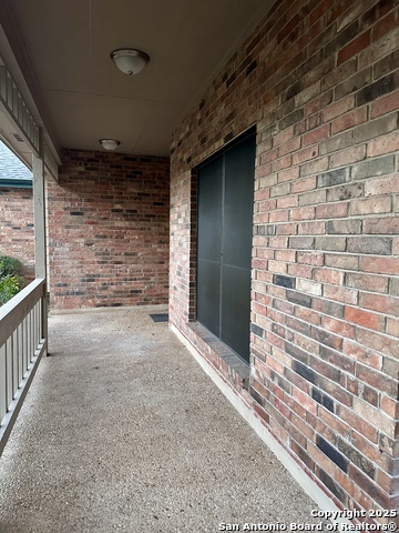 Image 23 of 31 For 17906 Crystal