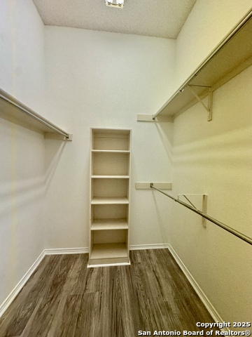 Image 28 of 31 For 17906 Crystal