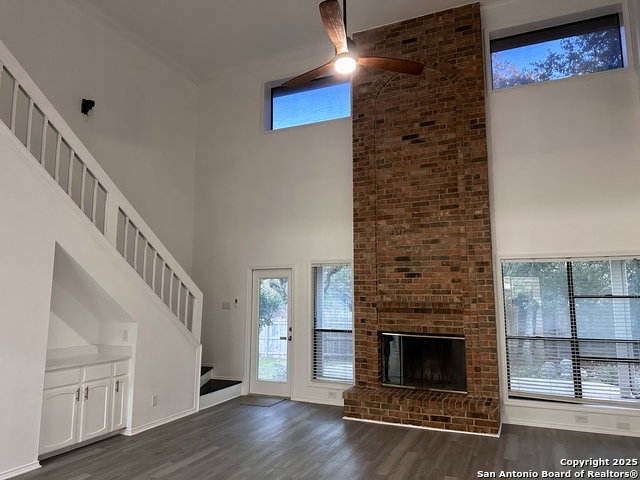 Image 3 of 31 For 17906 Crystal