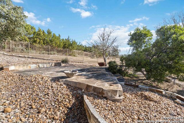 Listing photo id 34 for 103 Arboleda