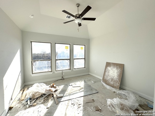 Listing photo id 13 for 171 Desert Bloom