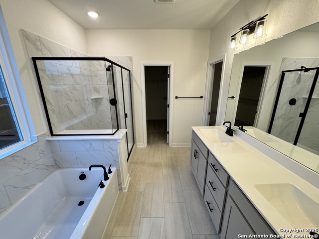 Listing photo id 10 for 166 Mallorys Way