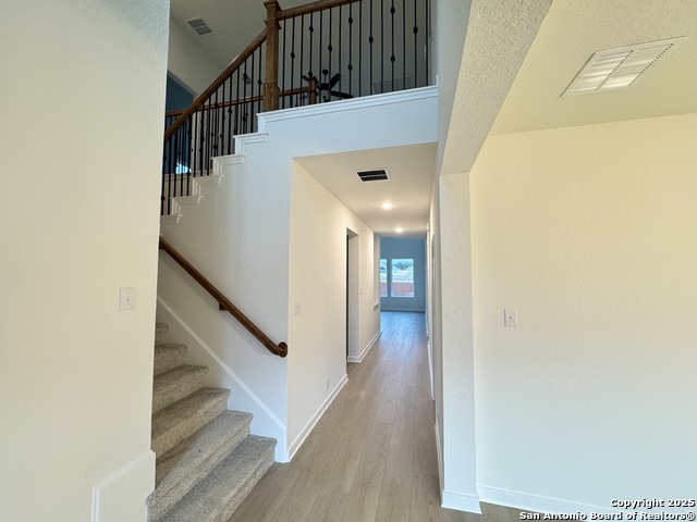Listing photo id 4 for 166 Mallorys Way