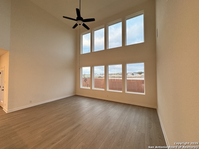 Listing photo id 5 for 166 Mallorys Way