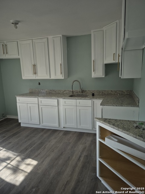 Image 2 of 7 For 1614 Hermine