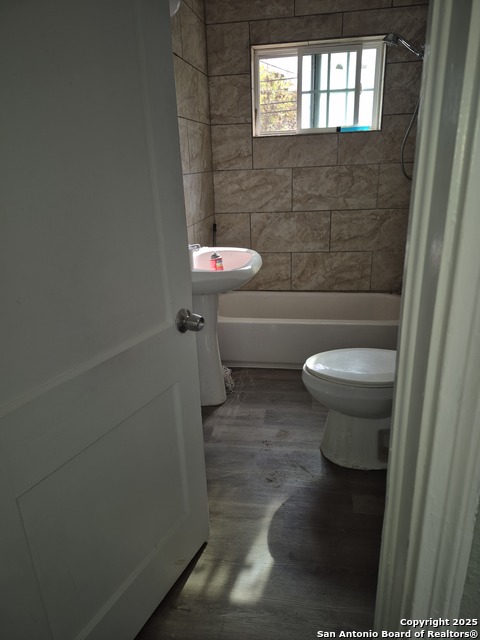 Image 3 of 7 For 1614 Hermine