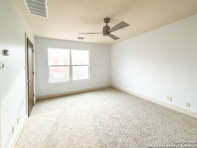 Listing photo id 14 for 1101 Grove Blvd  206
