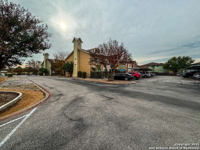 Listing photo id 26 for 1101 Grove Blvd  206
