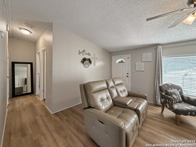 Image 15 of 42 For 7662 Jessica