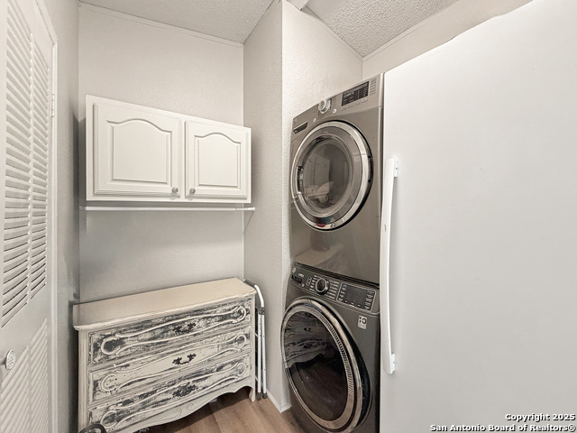 Image 30 of 42 For 7662 Jessica