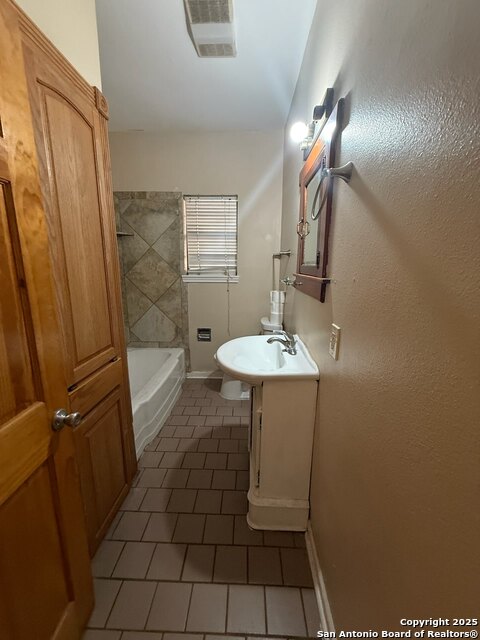 Listing photo id 8 for 416 Buckingham Ave