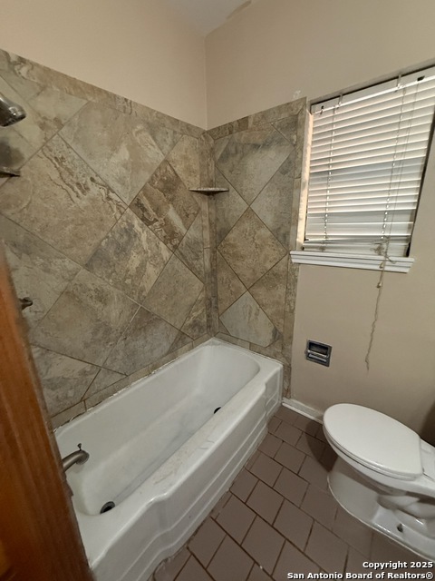 Listing photo id 9 for 416 Buckingham Ave