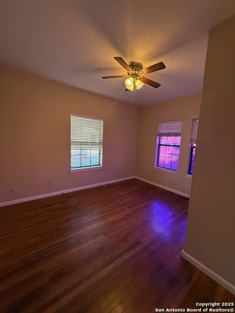 Listing photo id 11 for 416 Buckingham Ave