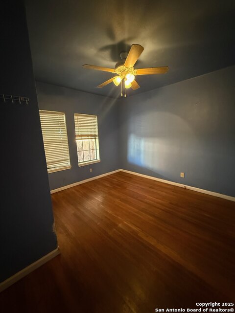 Listing photo id 13 for 416 Buckingham Ave