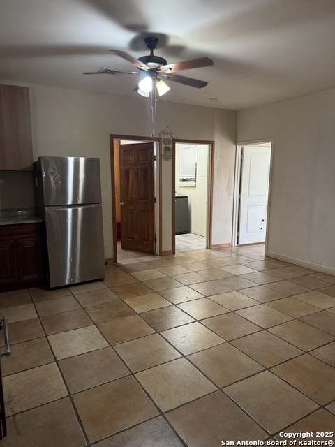 Listing photo id 17 for 416 Buckingham Ave