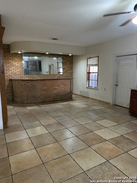 Listing photo id 21 for 416 Buckingham Ave