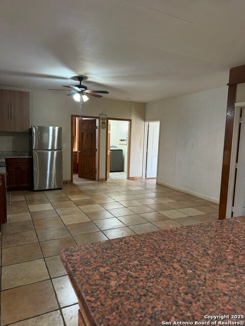 Listing photo id 24 for 416 Buckingham Ave