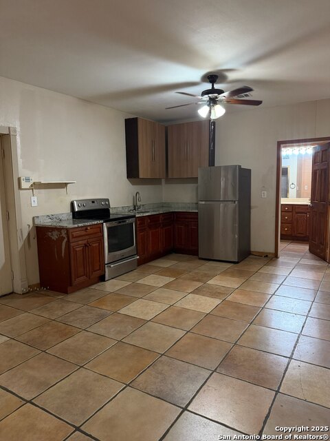 Listing photo id 26 for 416 Buckingham Ave