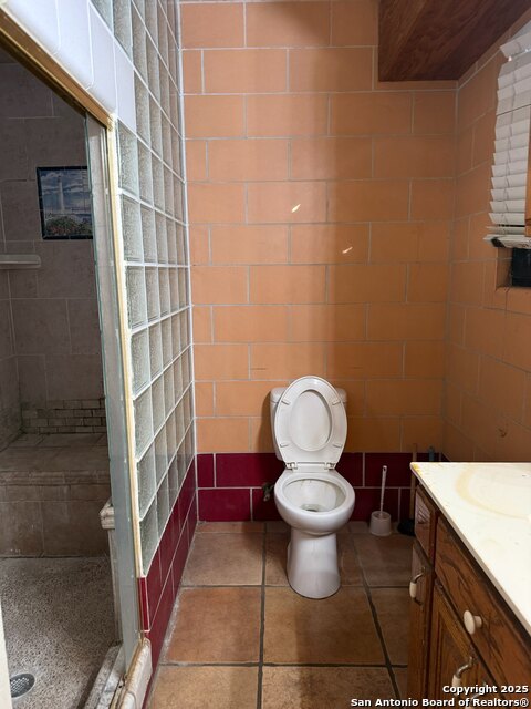 Listing photo id 31 for 416 Buckingham Ave