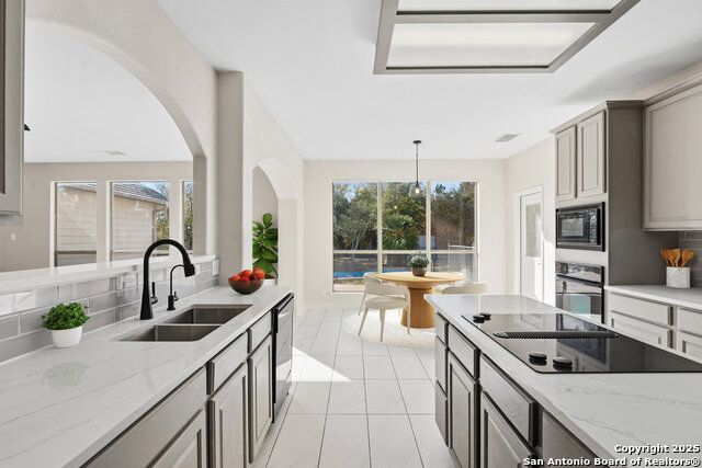 Image 11 of 59 For 9618 Rosemont