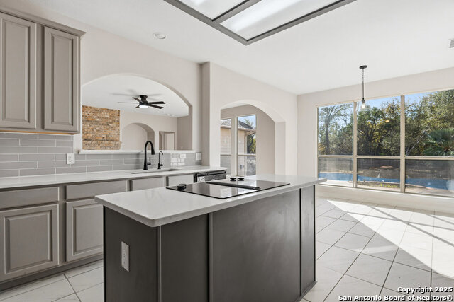 Image 14 of 59 For 9618 Rosemont