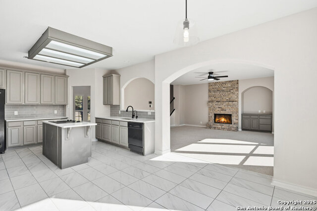 Image 26 of 59 For 9618 Rosemont