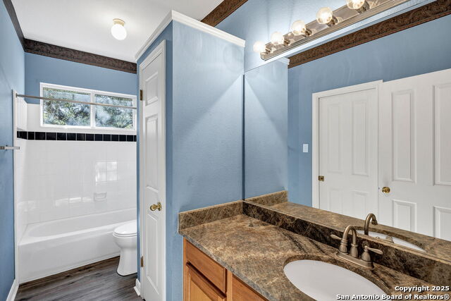 Listing photo id 18 for 1339 Barton Creek