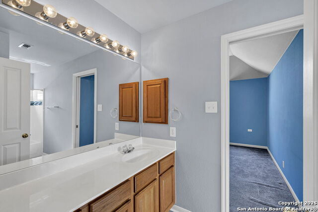 Listing photo id 31 for 1339 Barton Creek