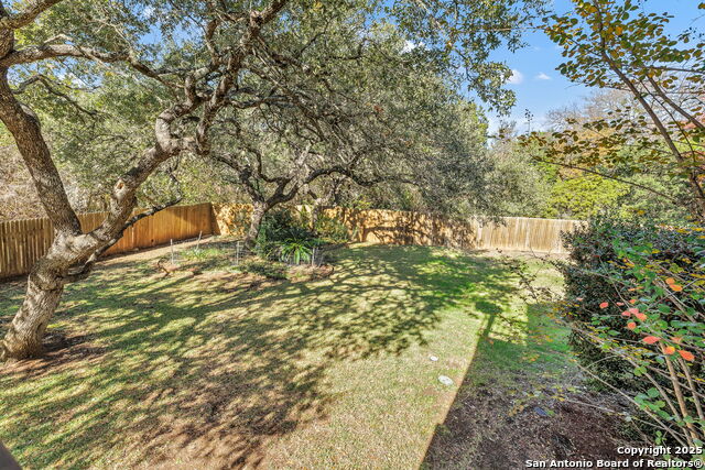 Listing photo id 38 for 1339 Barton Creek