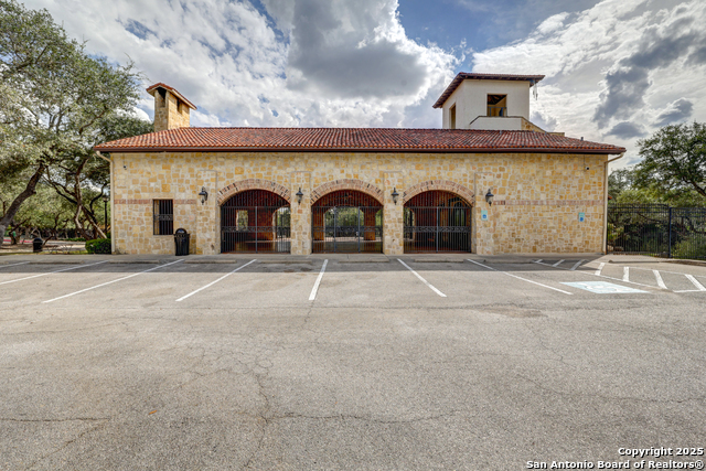 Listing photo id 45 for 1339 Barton Creek