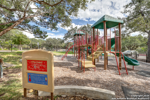 Listing photo id 46 for 1339 Barton Creek