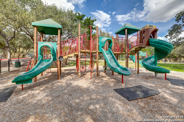 Listing photo id 47 for 1339 Barton Creek