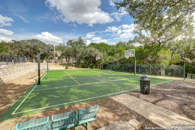 Listing photo id 48 for 1339 Barton Creek