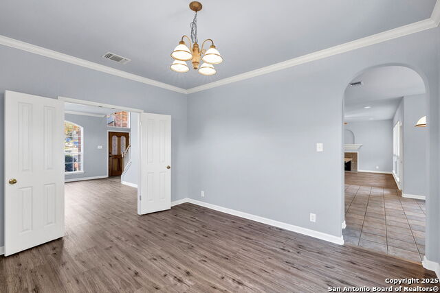 Listing photo id 7 for 1339 Barton Creek