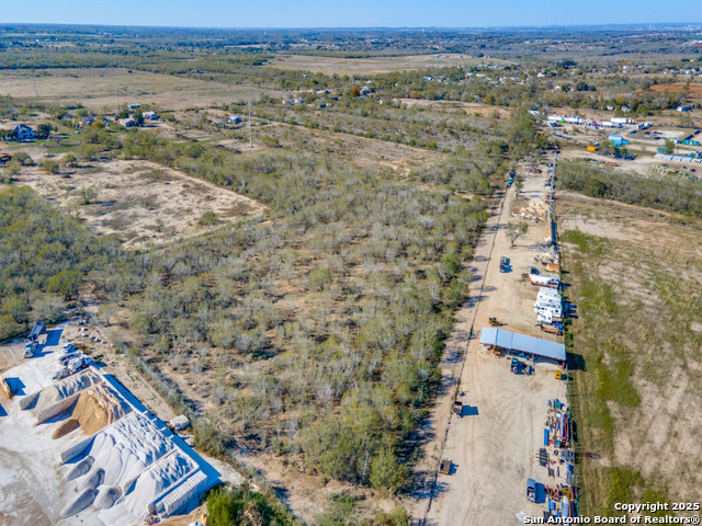 Listing photo id 1 for 8785 Rockport