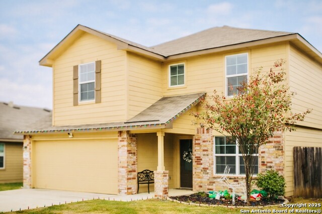 Listing photo id 0 for 7427 Equinox Corner